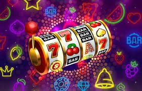 Live casino dealer at cow188 streaming real-time baccarat table